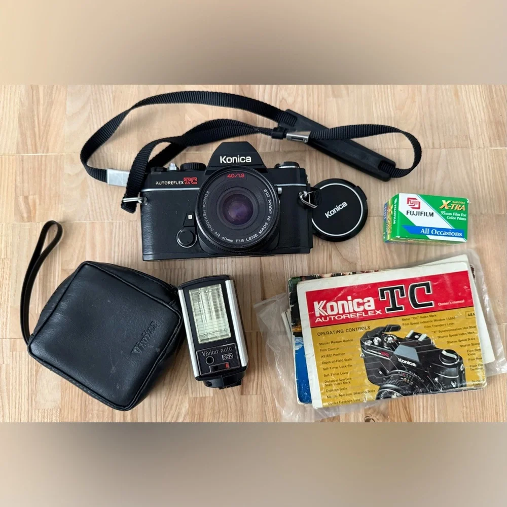 Konica Autoreflex TC 35mm Film Camera 40/1.8 Lens Vivitar Auto 252 Flash